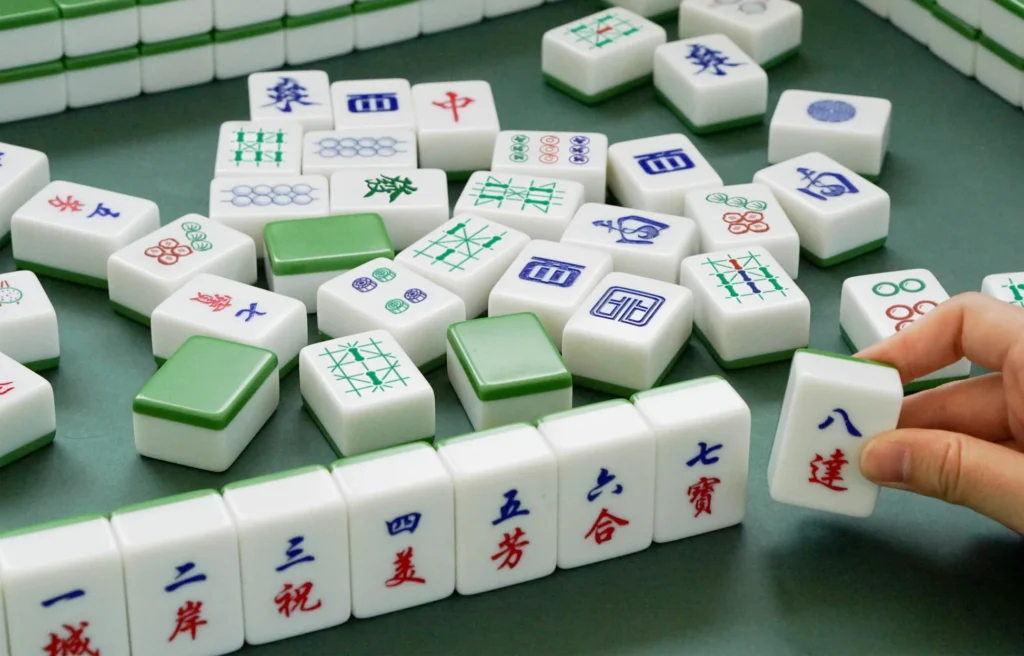 Types of Mahjong Tables 